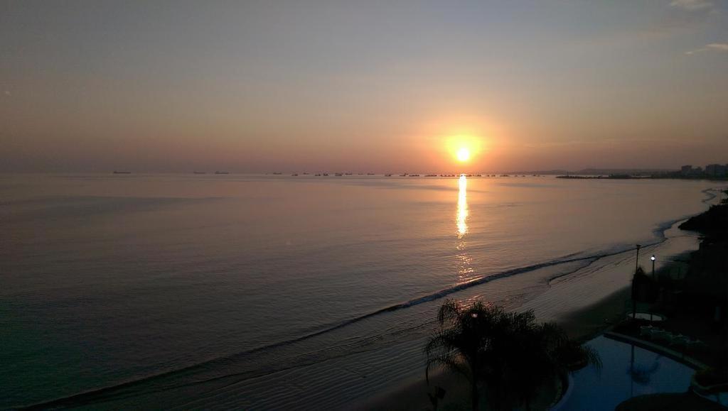 Apartament Lindo Departamento Al Pie De Playa Edificio Torre Oceanica Salinas  Zewnętrze zdjęcie